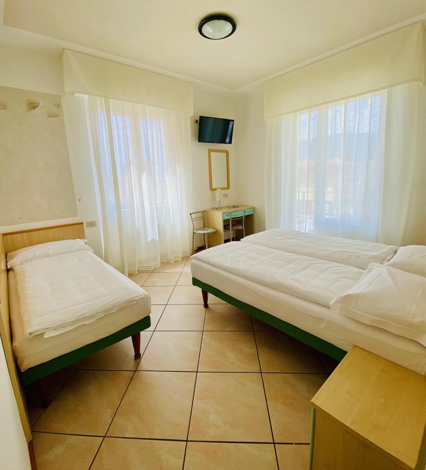 Triple Room,1580705771:JPEG